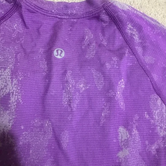 Lululemon Shadow Bloom Moonlit Magenta / Faint Lavender Swiftly Shirt - Picture 5 of 11